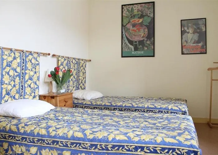 - Lr180-010 * La Rochelle (Charente-Maritime)